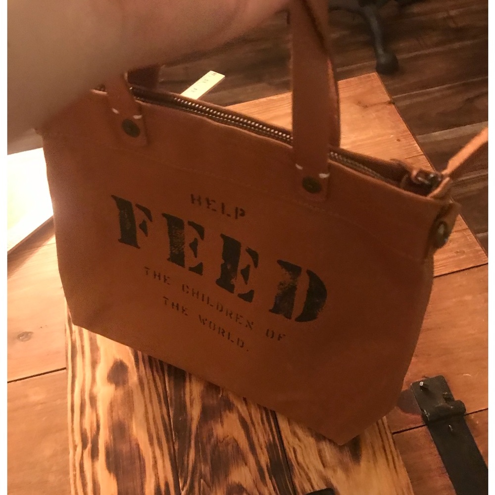 🧶 Eleanor Canvas crossbody bag- perfect fall color great condition